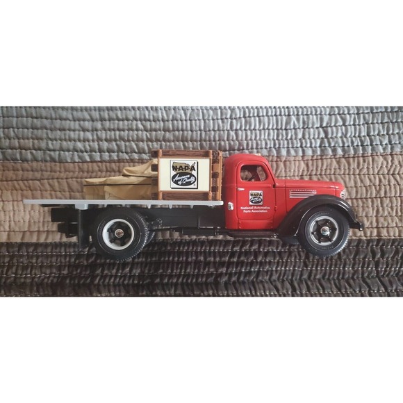 New in Box First Gear Napa International KB-8 - Picture 4 of 6